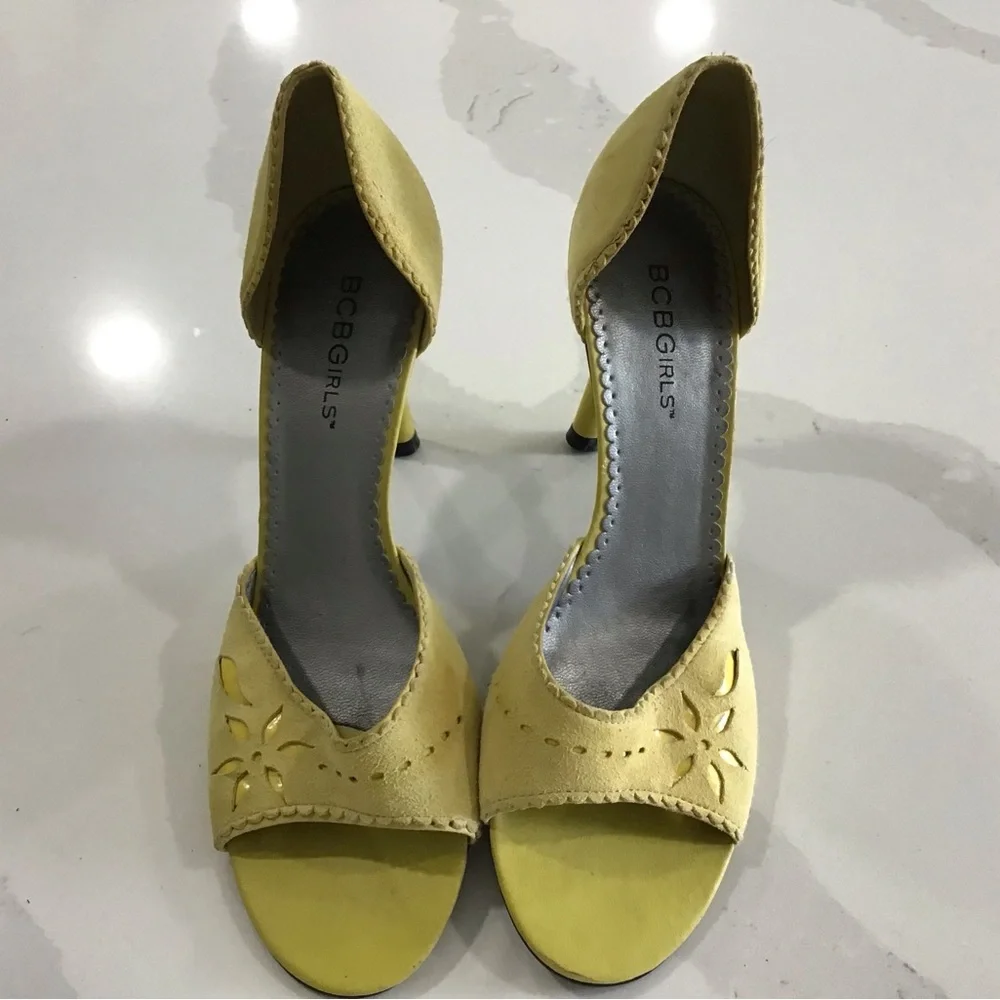 BCBGirls Yellow Suede 6.5 Heel - Picture 5 of 5
